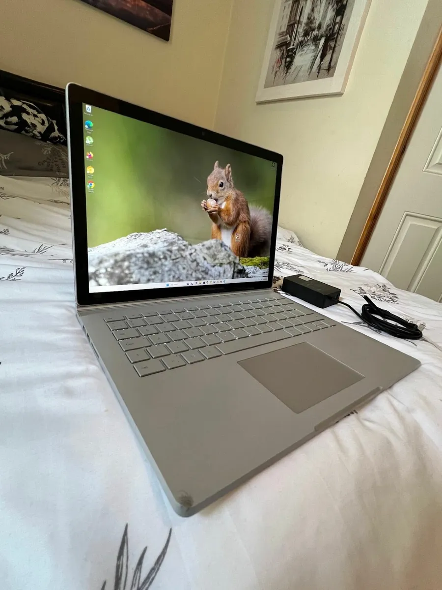 Laptop Tablet Surface i7 16gb 512gb Geforce 1050 - Image 1