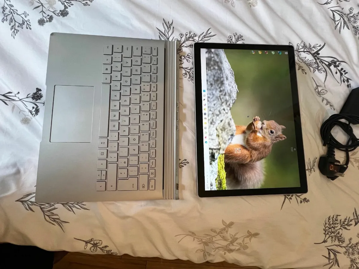 Laptop Tablet Surface i7 16gb 512gb Geforce 1050 - Image 3