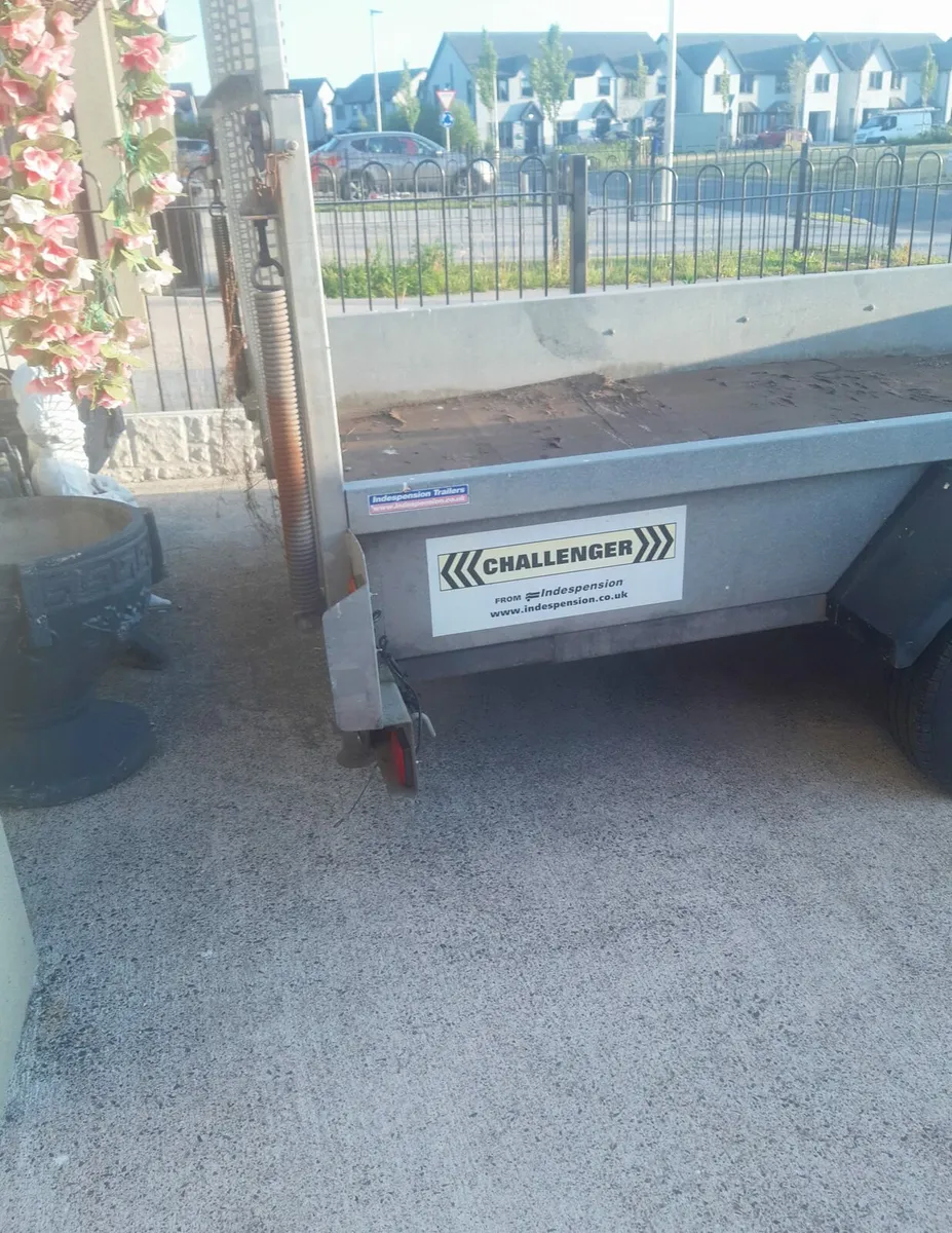 Trailers - Image 3