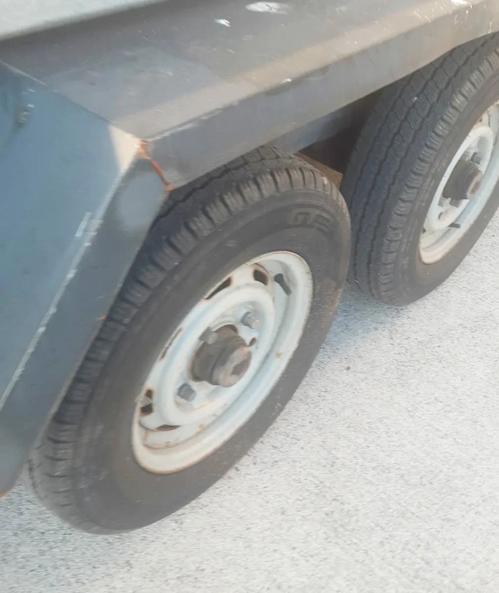 Trailers - Image 4