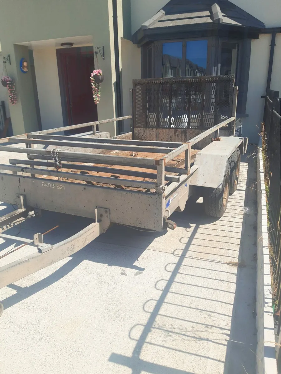 Trailers - Image 1