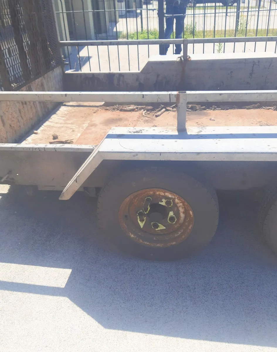 Trailers - Image 2