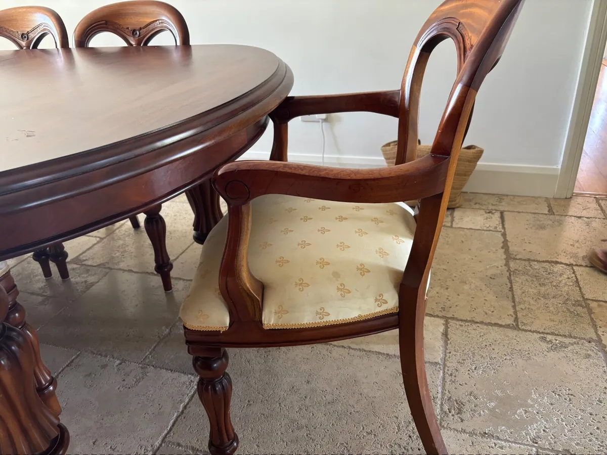 Vintage mahogany dining table and chairs - Image 4