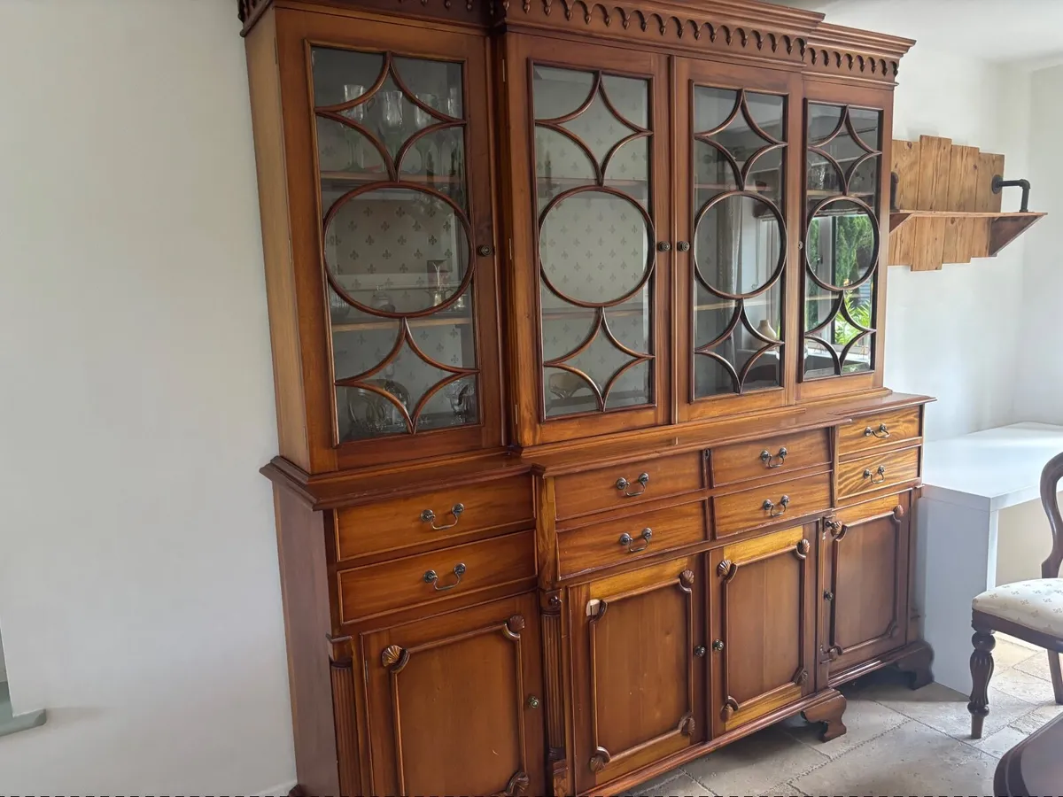 Vintage mahogany glass cabinet - Image 2
