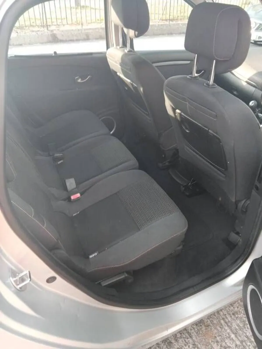 2010 Renault Grand Scenic - Image 4