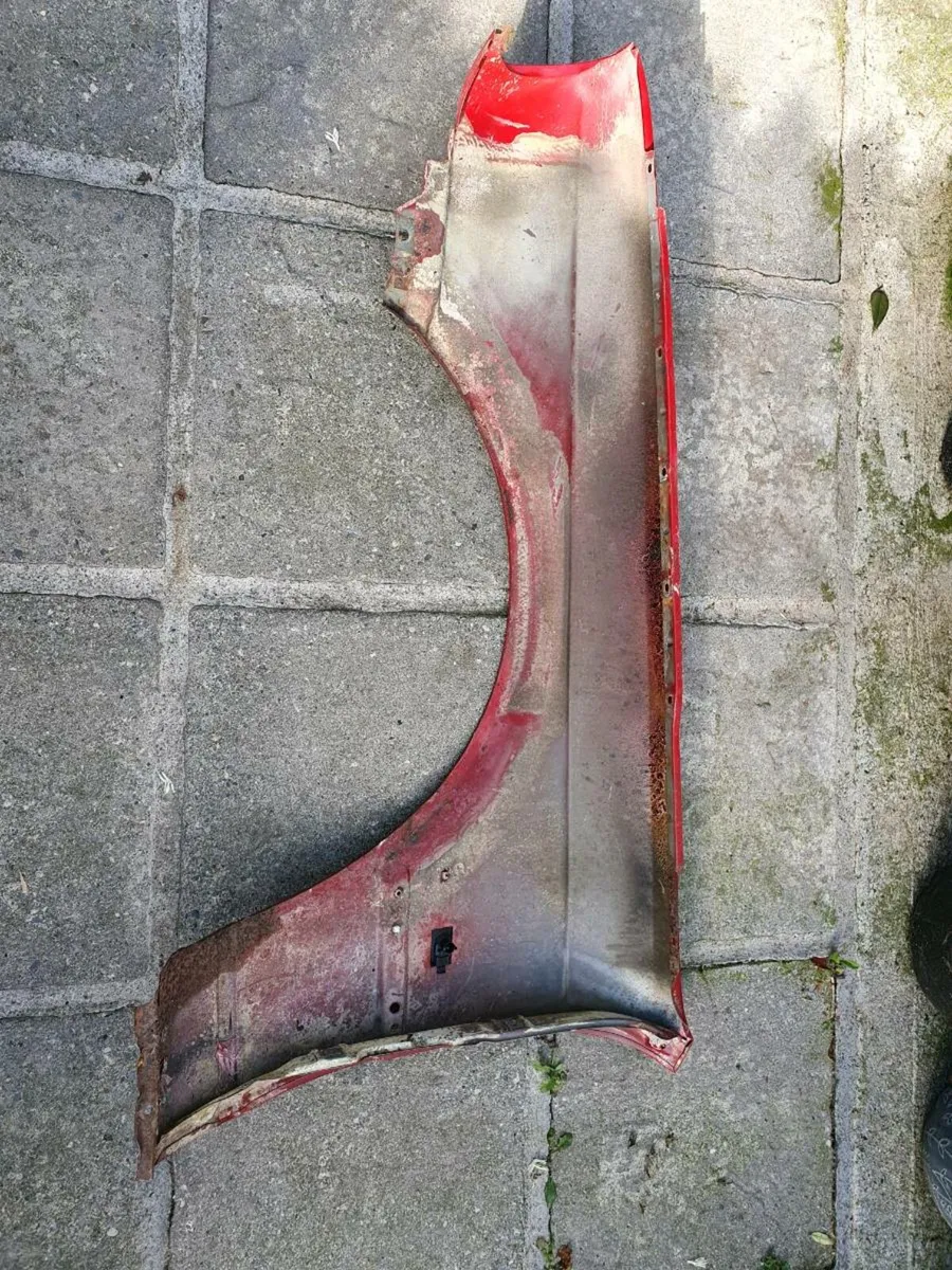 BMW  E  30 front wing (coupe) - Image 3