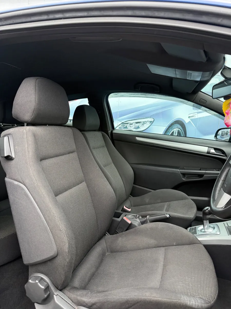 VAUXHALL ASTRA AUTOMATIC - Image 2