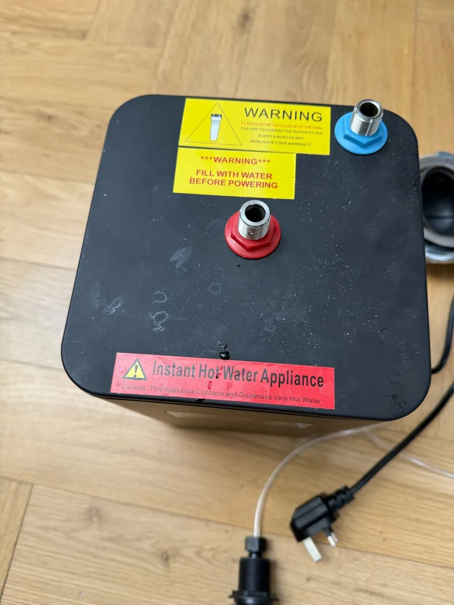 Boiling water tap, boiler and insinkerator - Image 3