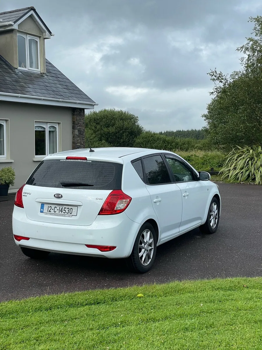 Kia Ceed 2012 - Image 2