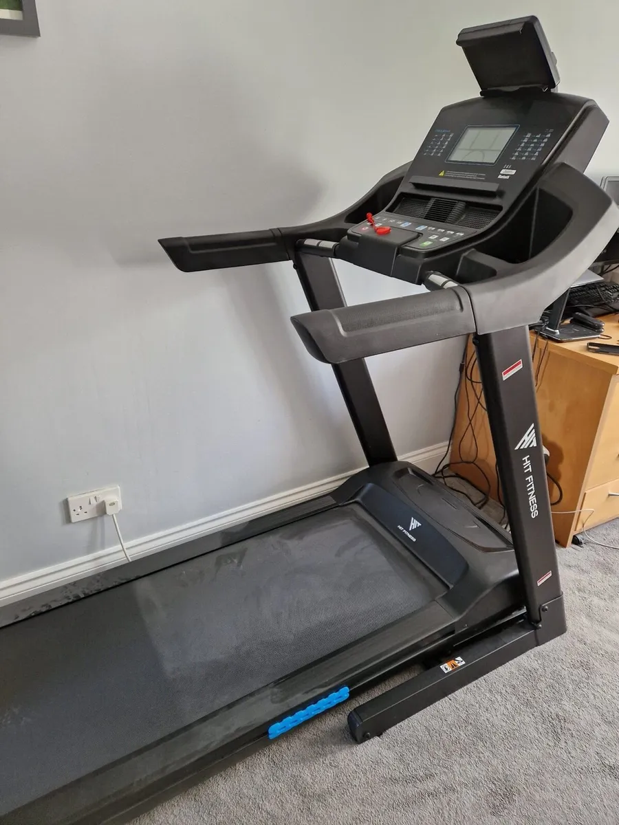 Hit fitness treadmill H5 with IPad holder - Image 1