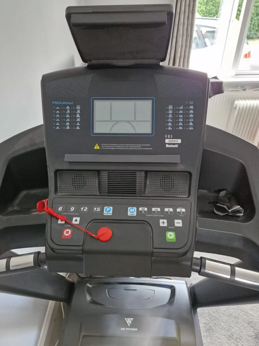 Hit fitness treadmill H5 with IPad holder - Image 4