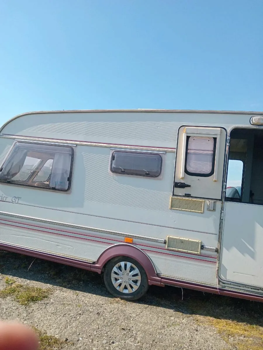 Caravan - Image 1