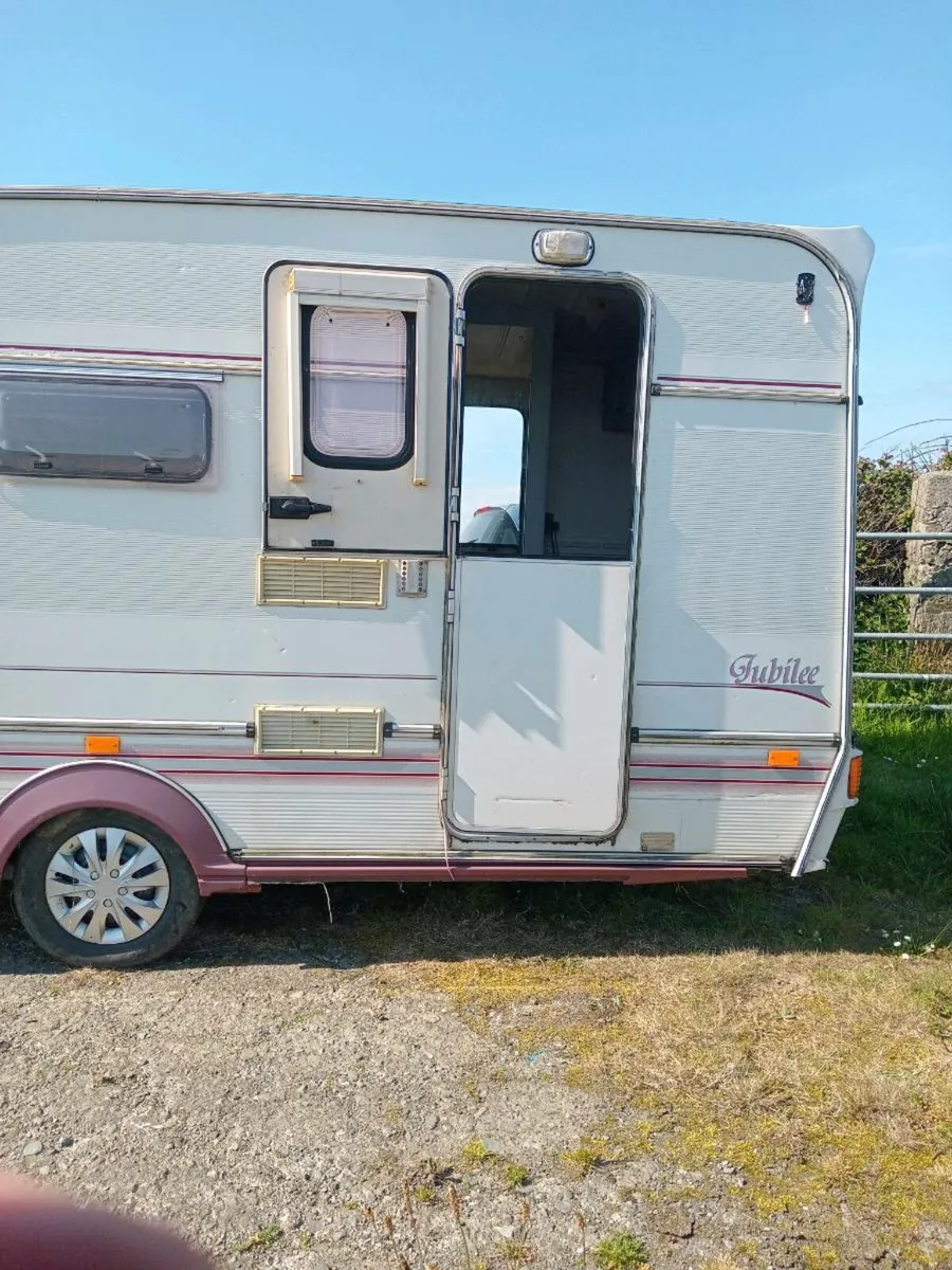Caravan - Image 2