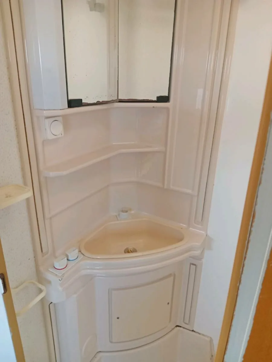 Caravan - Image 4