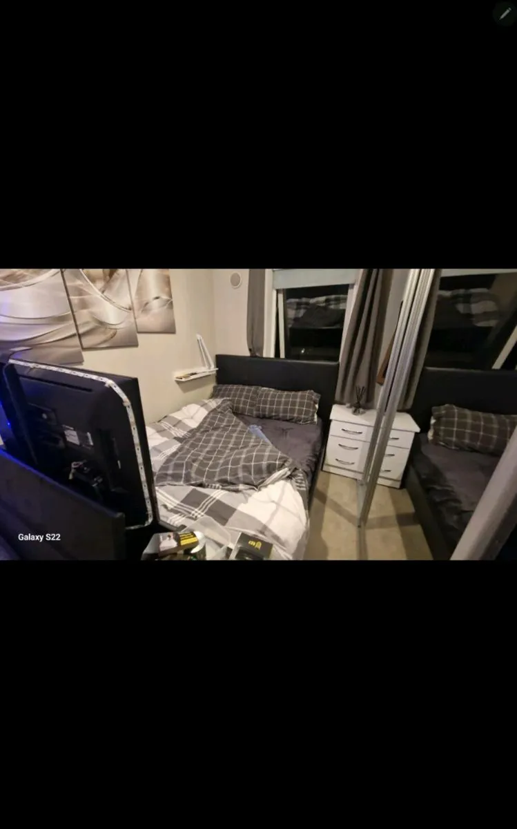 Double bed with tv - Image 3