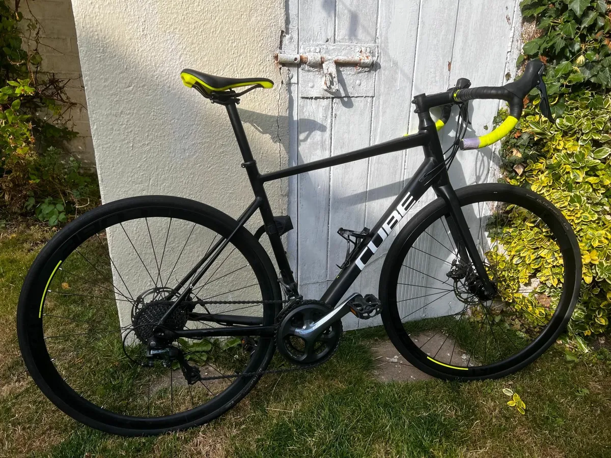 Cube Attain Road Bike 56M - Image 1