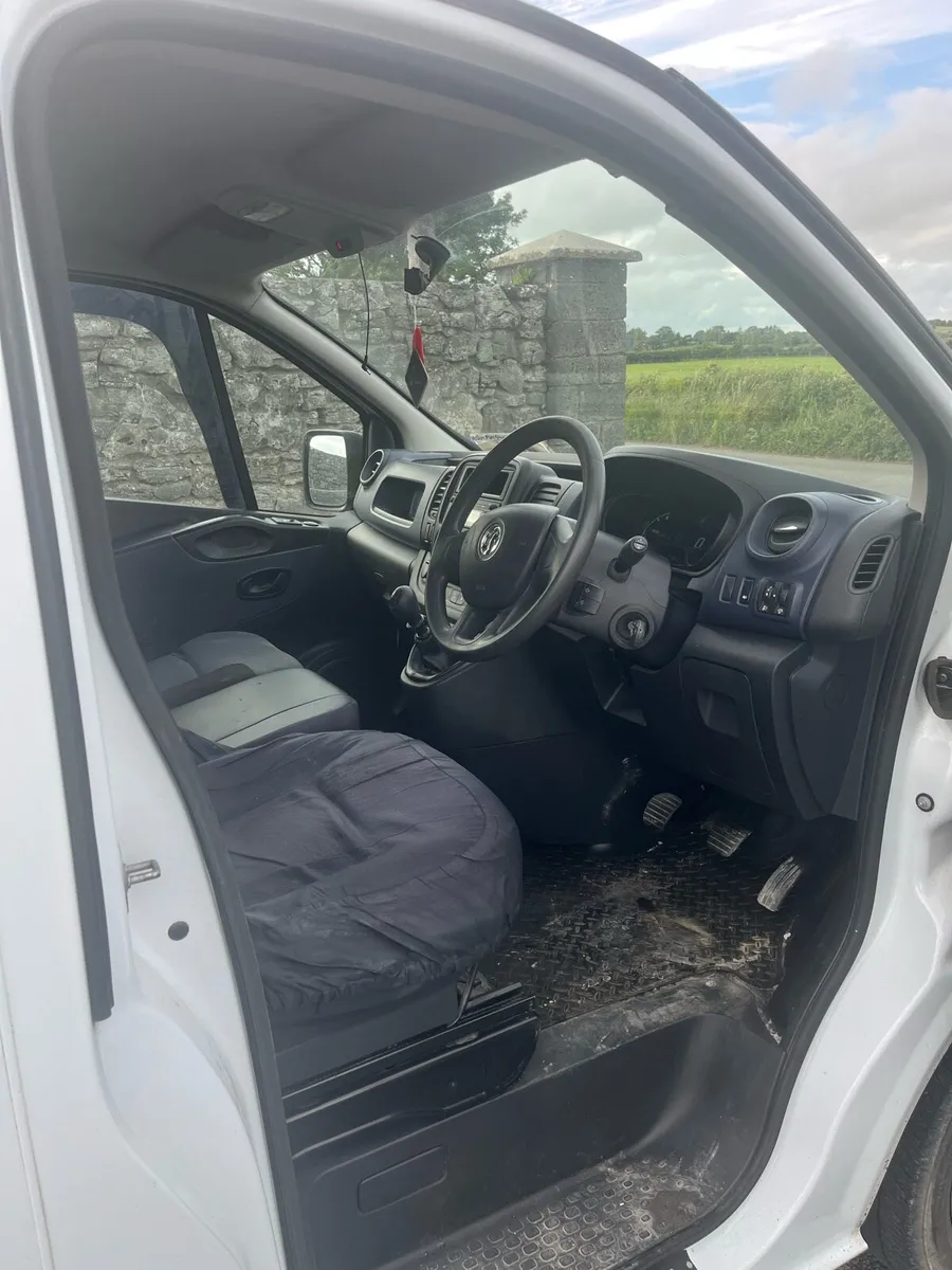 Vivaro - Image 4