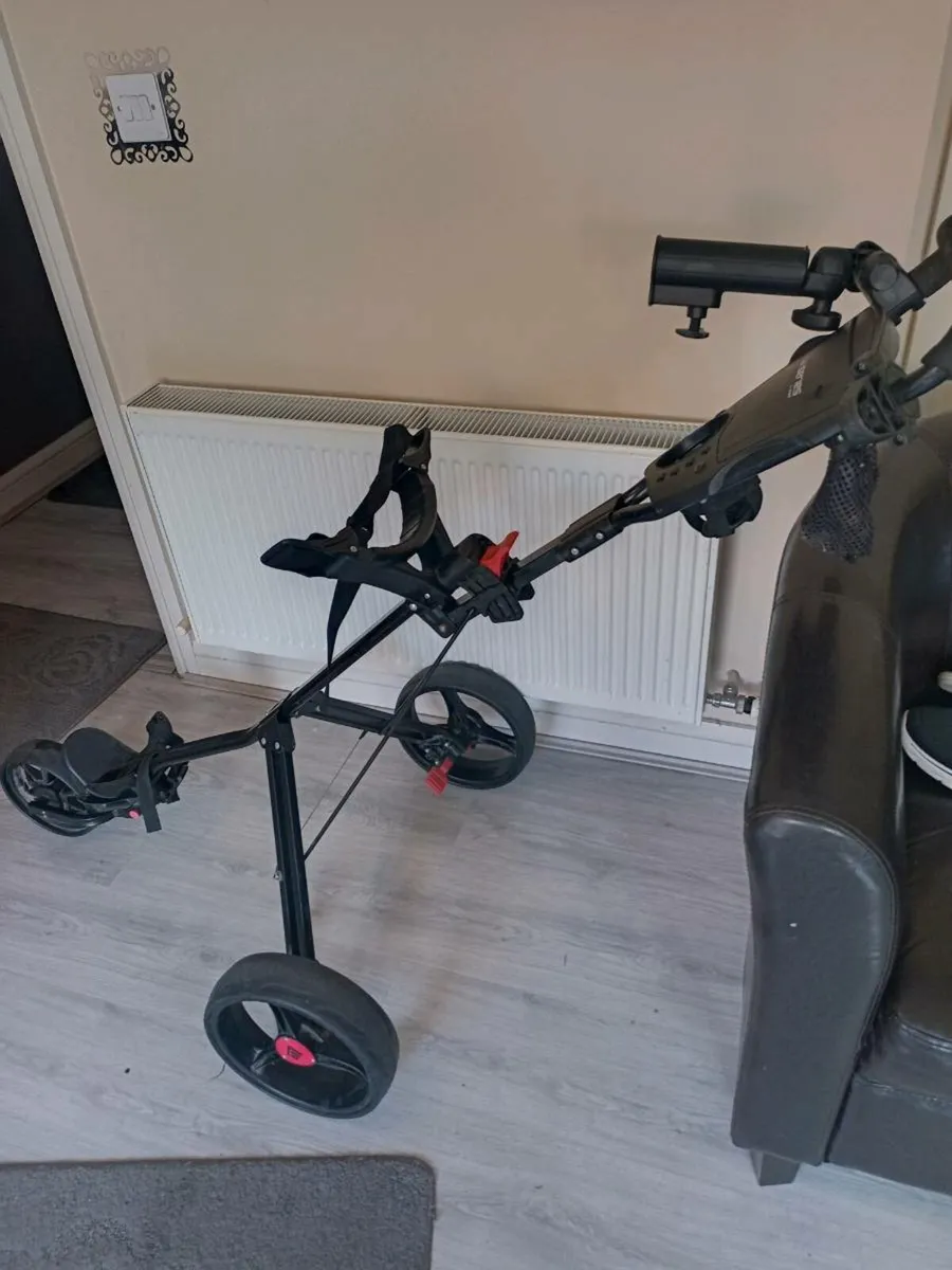 Masters golf 5 series 3 wheels golf trolley - Image 1