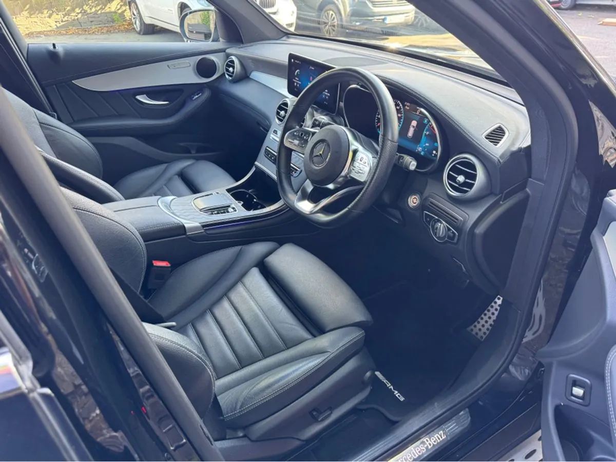Mercedes-Benz GLC-Class 300 DE AMG Line Premium 4 - Image 4