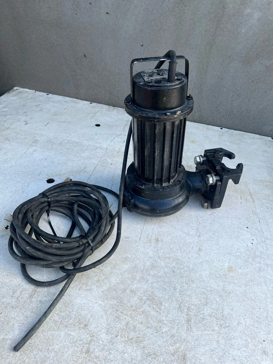 Sewage Submersible Pump 230 volt - Image 1