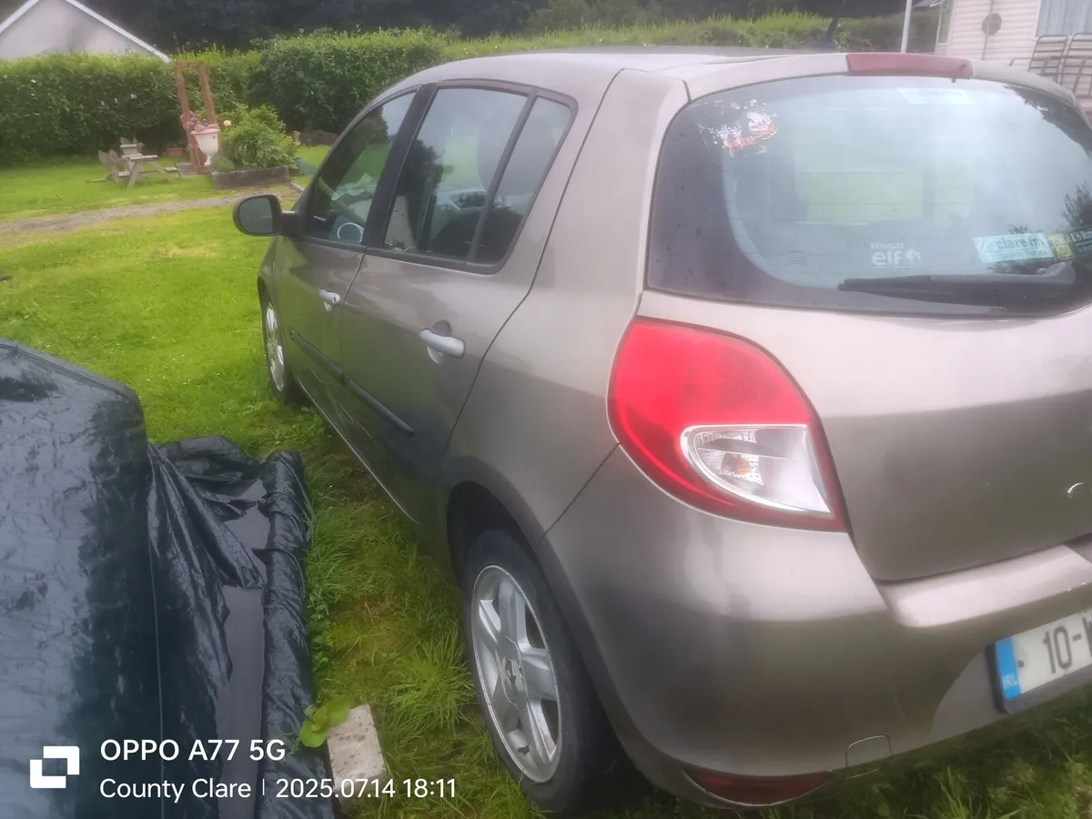 Renault Clio 2010 - Image 2