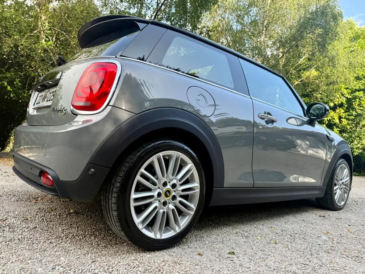 MINI HATCH Level 3 Cooper SE  sunroofamazing Spec - Image 3