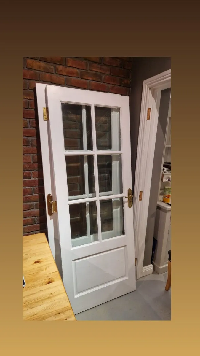 Indoor wooden doors x2 - Image 1