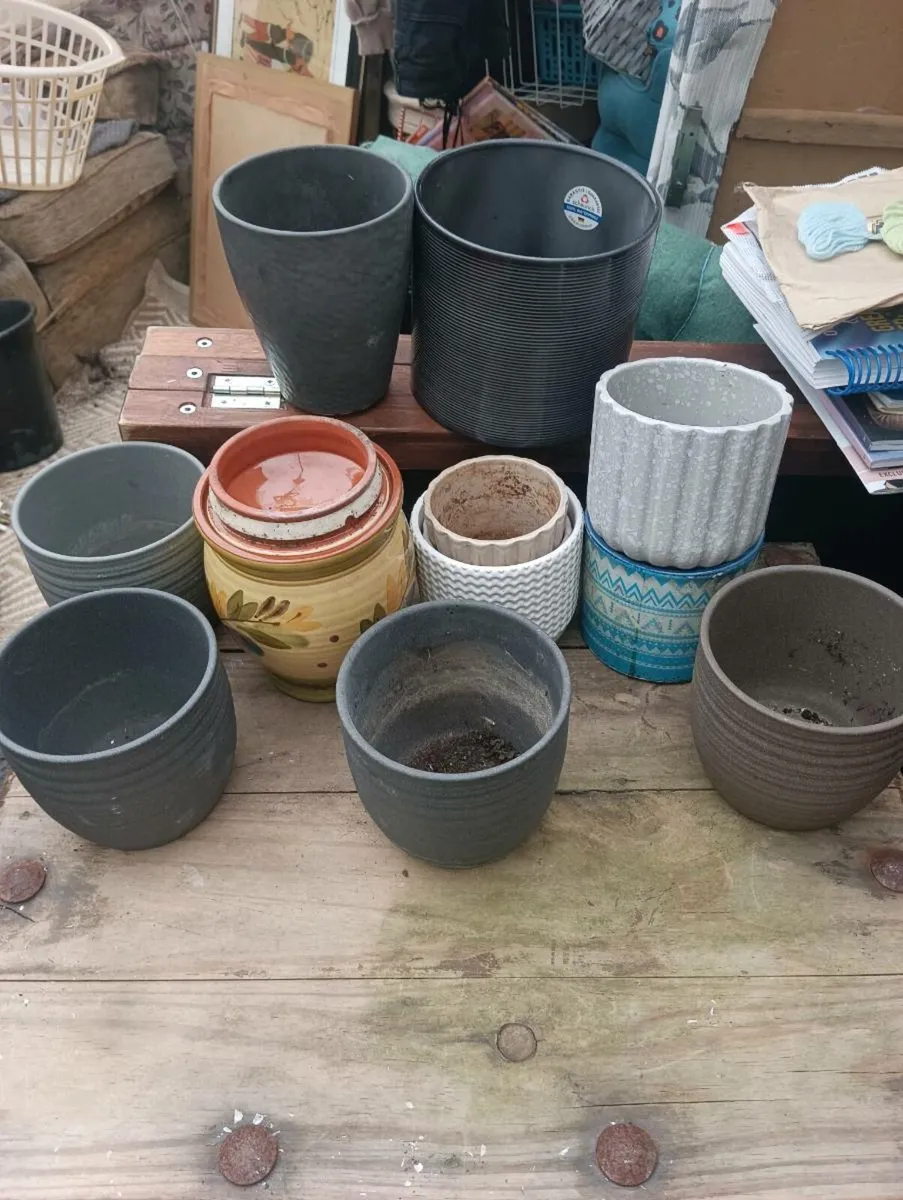 Large selection of ceramic pots,20 Euro - Image 1