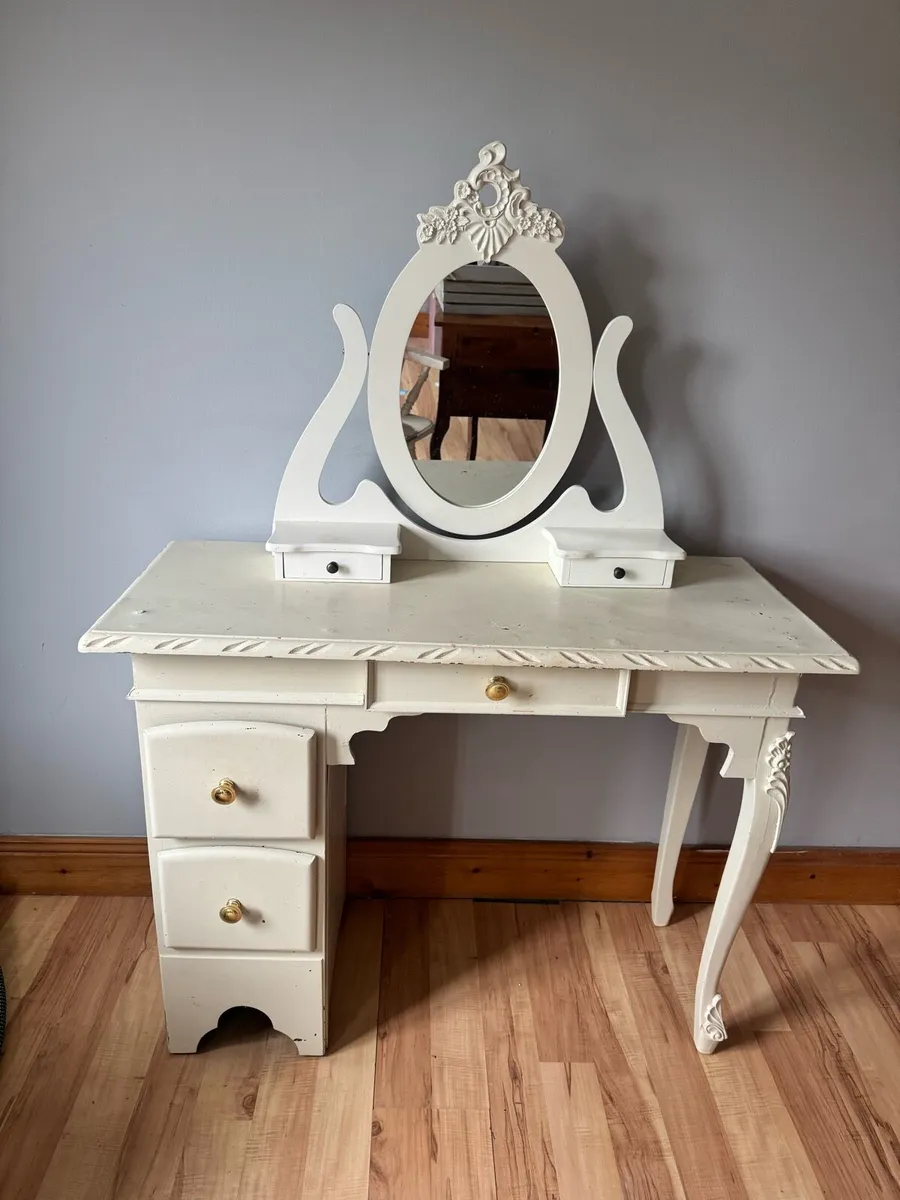 Make up table
