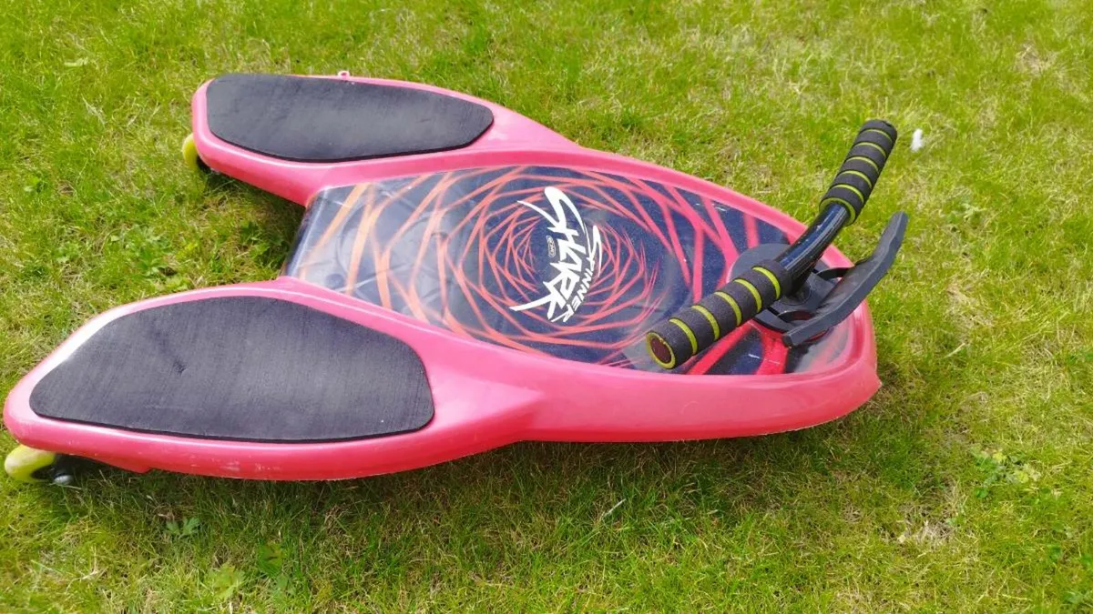 Shark Spinner Kneeboard - Image 1