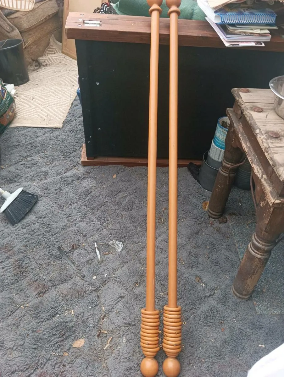 2 pine like new poles, - Image 1