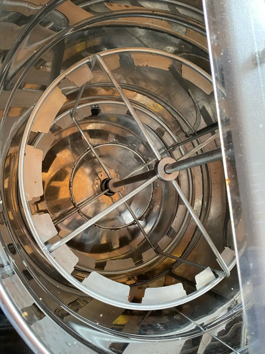 Honey extractor - Image 1