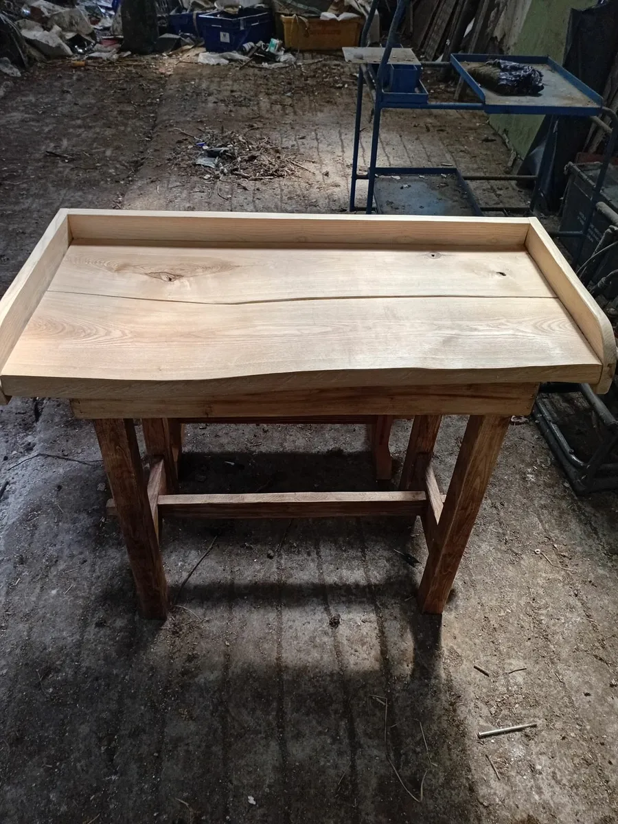 Antique head and base sets and furniture - Image 3