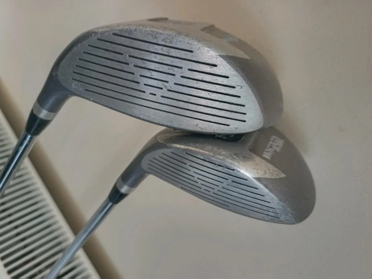Wilson golf driver and 5 wood. Right handed clubs - Image 2