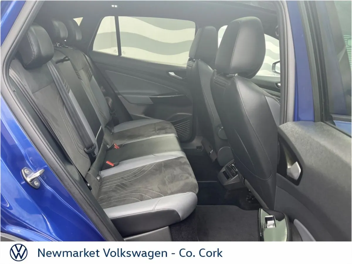 Volkswagen ID.4 Family 77kwh 204BHP Long Range BI - Image 4
