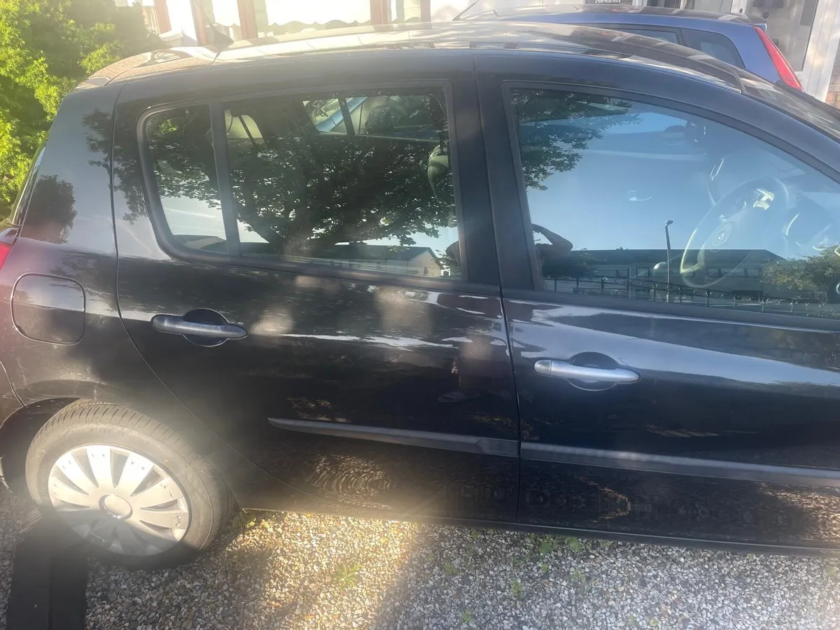Renault Clio 2010 - Image 3