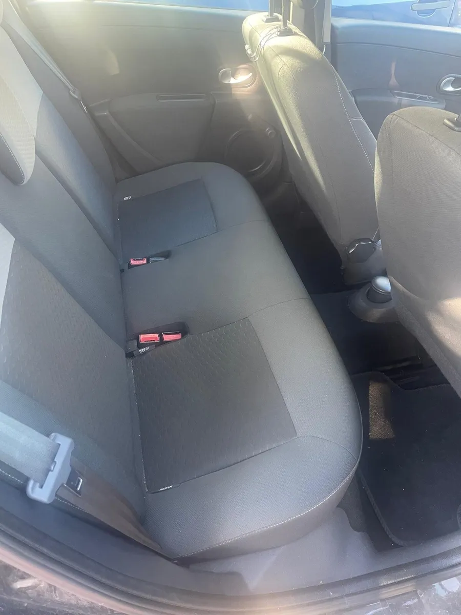 Renault Clio 2010 - Image 4
