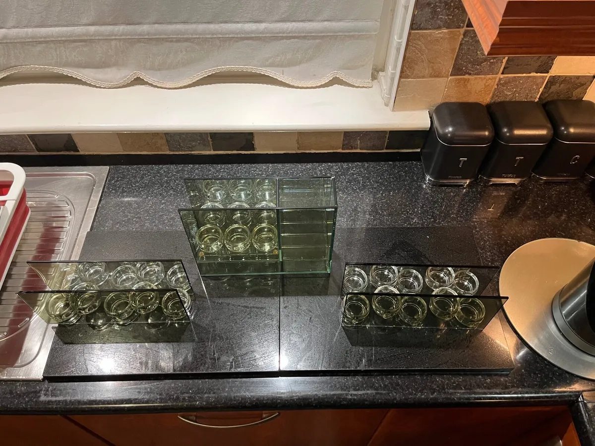 Glass Candle/Stone Display set x 3