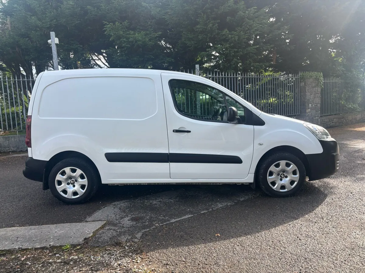 2017 (172) Peugeot Partner 1.6 Professional - Image 2