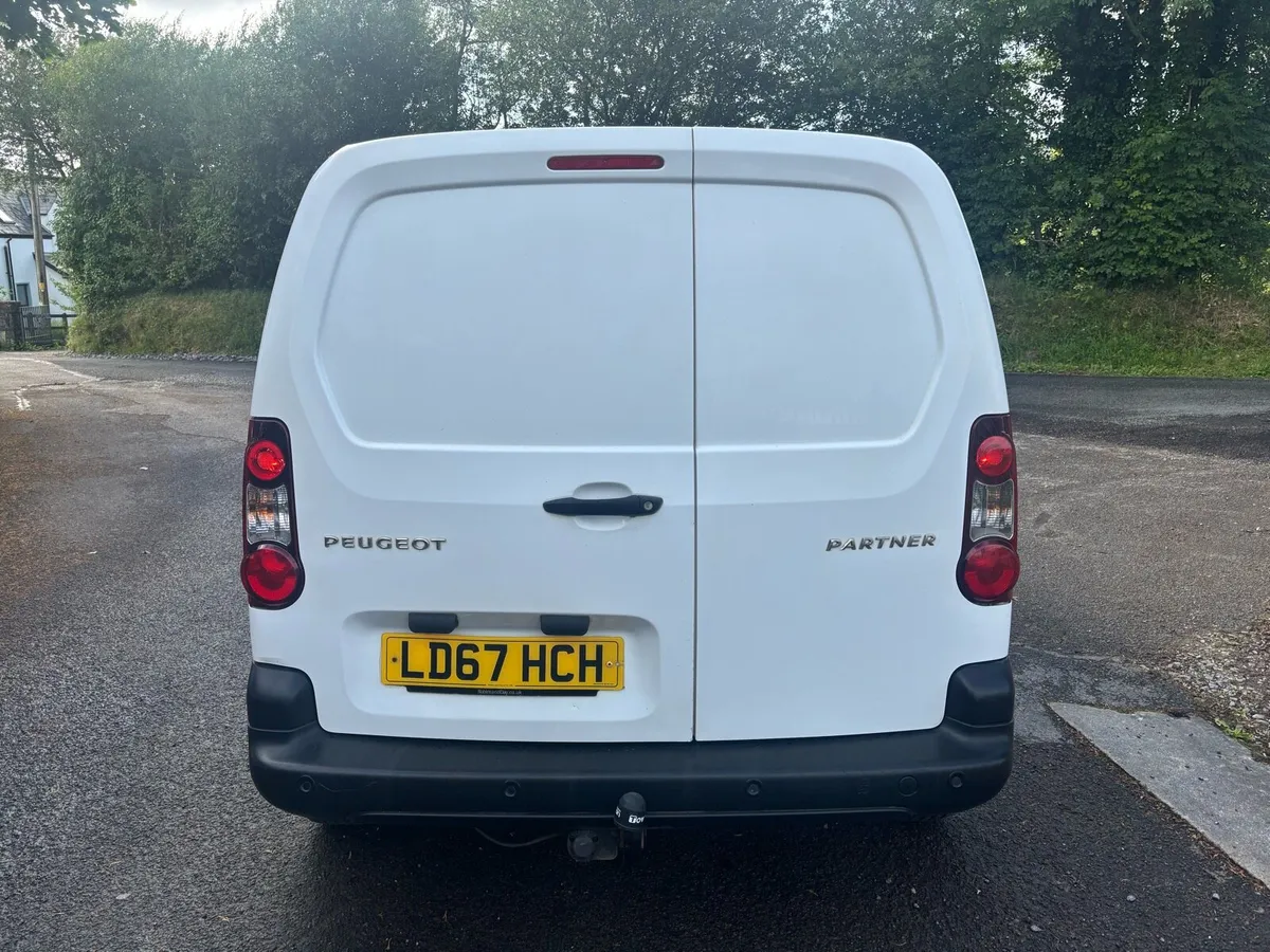 2017 (172) Peugeot Partner 1.6 Professional - Image 4