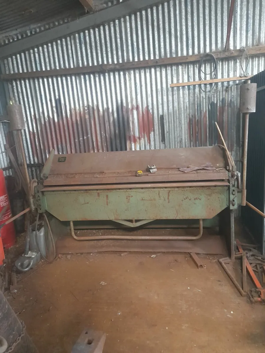 Box and pan folder - Image 1