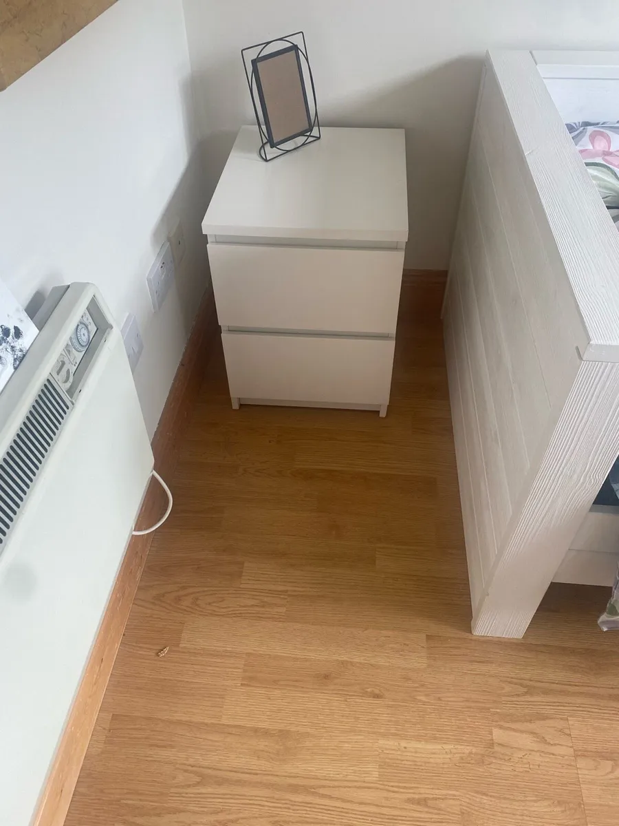 Bedroom set - Image 2