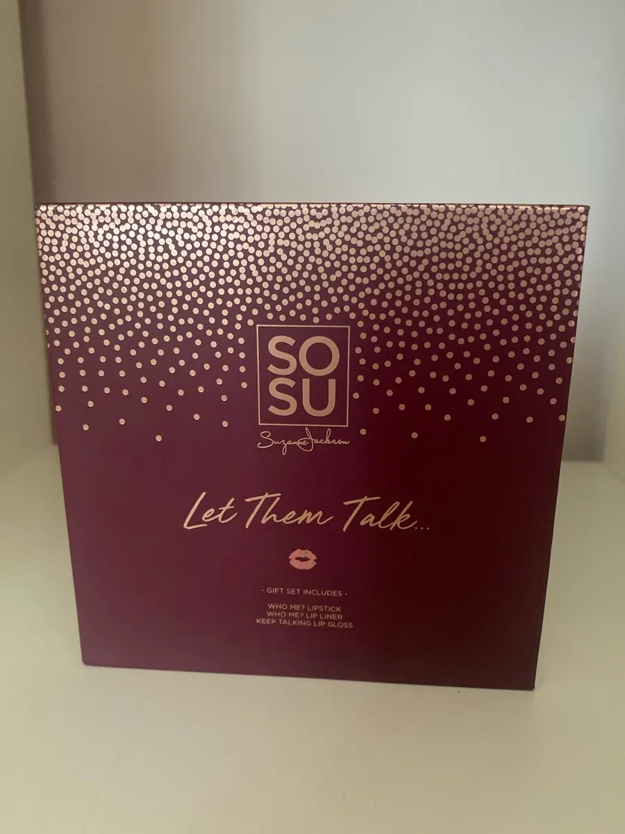 SOSU Makeup Set - Image 1