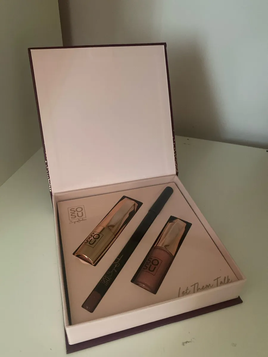 SOSU Makeup Set - Image 2
