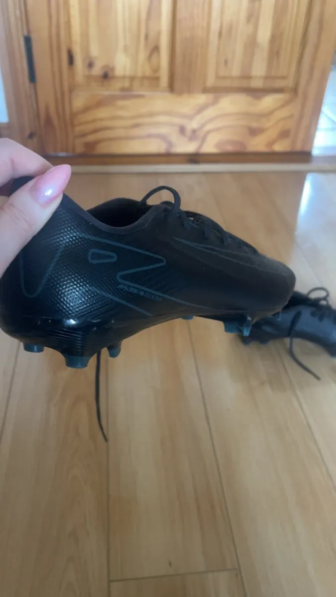 Football boots - Image 2