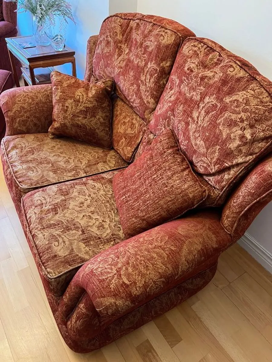 Three piece sofa - Image 4