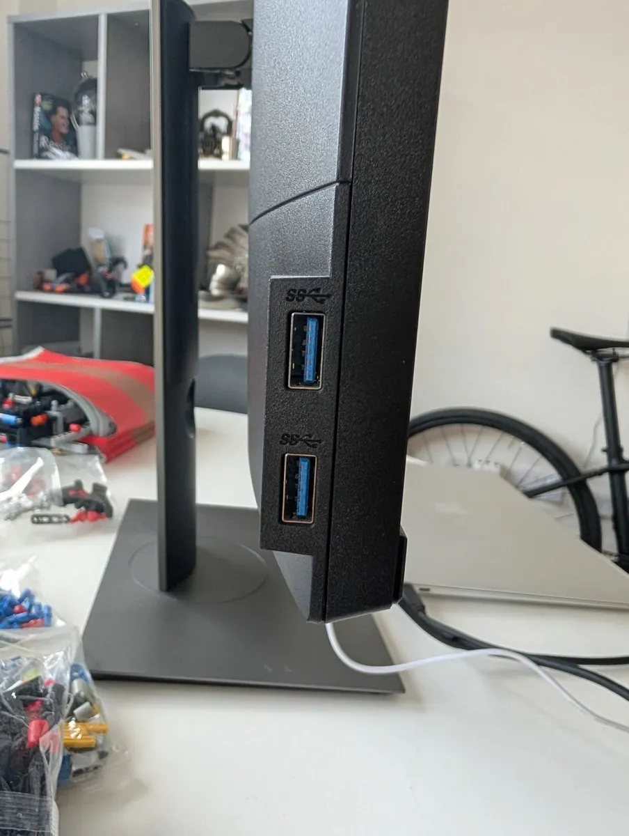Dell P2720D 27 Inch Monitor - Image 4