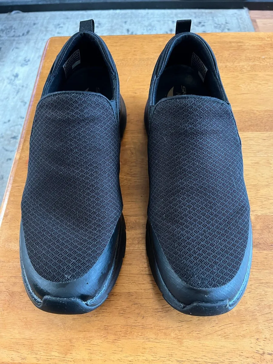 Skechers. Mens. Slip On. Arch Fit. Size 9. - Image 1