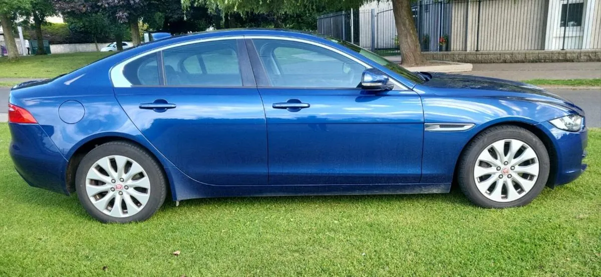 Jaguar XE - Image 3