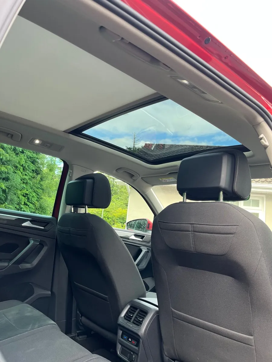 Volkswagen Tiguan 2021 - Image 2